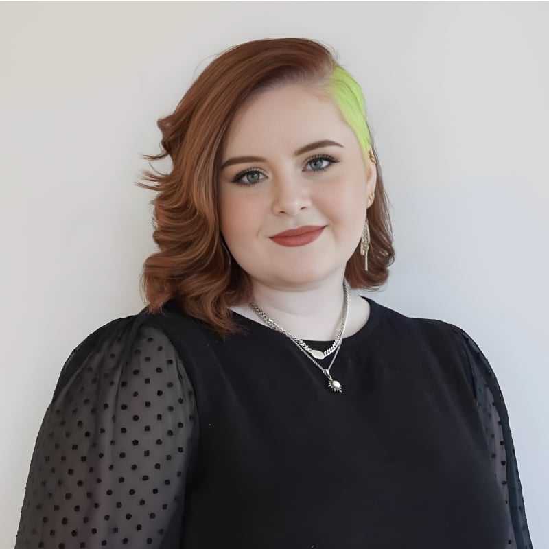 Portrait of Rebekah Felts, a professional stylist at Mouton's Salon, showcasing their expertise and style.